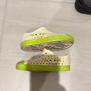 Native Star Wars Kids Beige and Green Slip-On Shoes